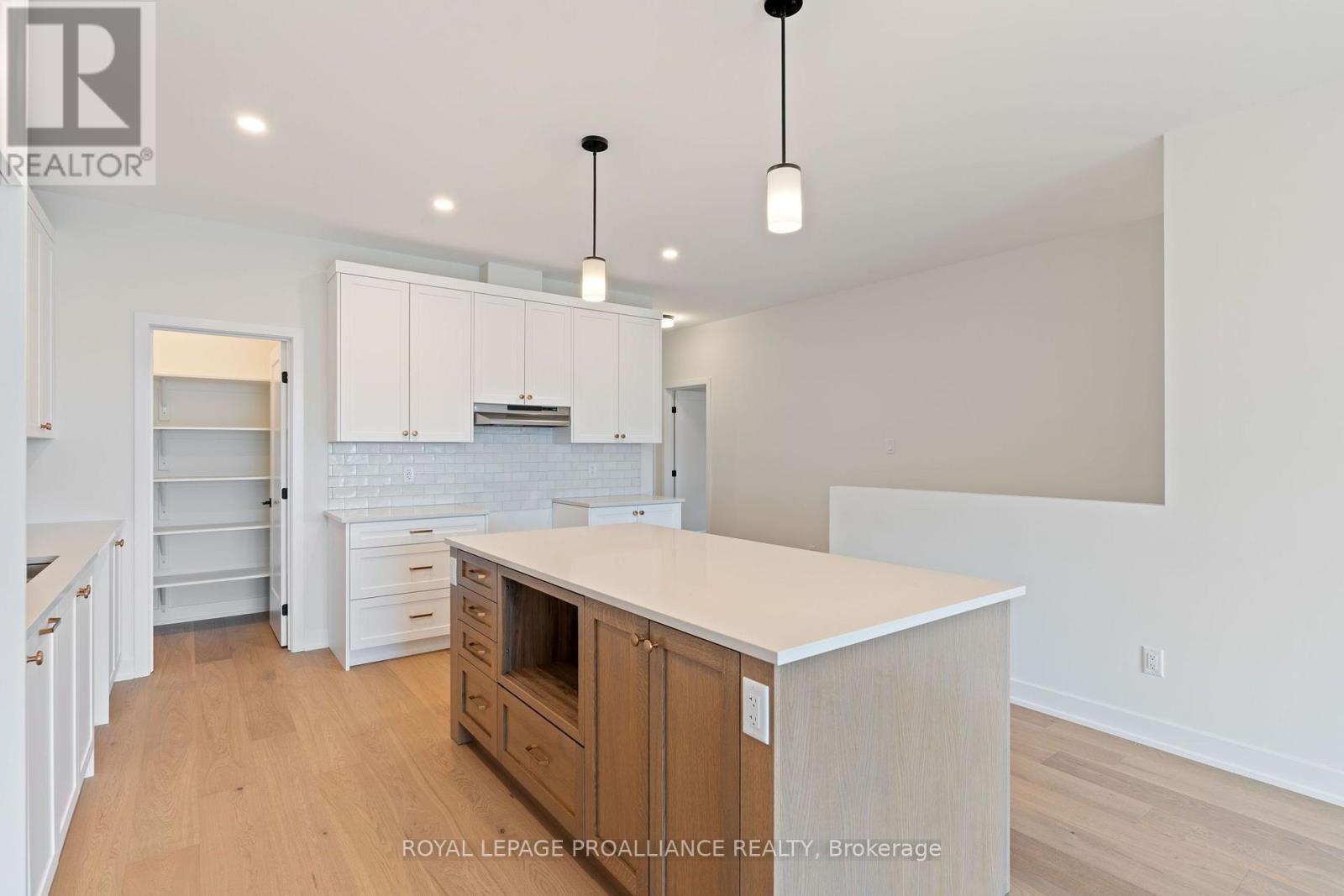 1051 MOORE STREET - Image 18