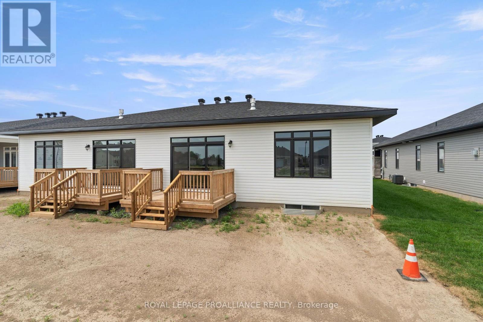1051 MOORE STREET - Image 41