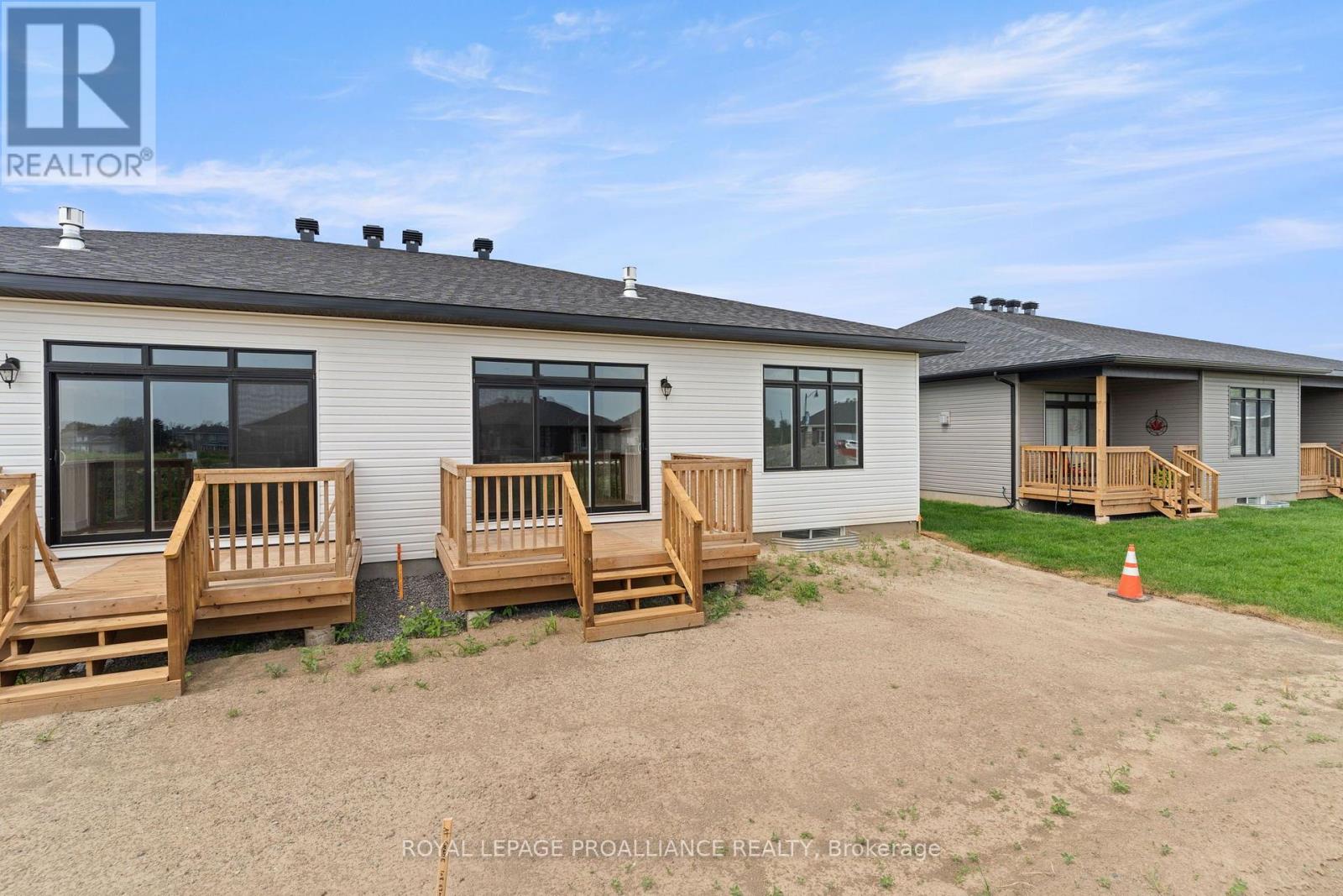 1051 MOORE STREET - Image 42