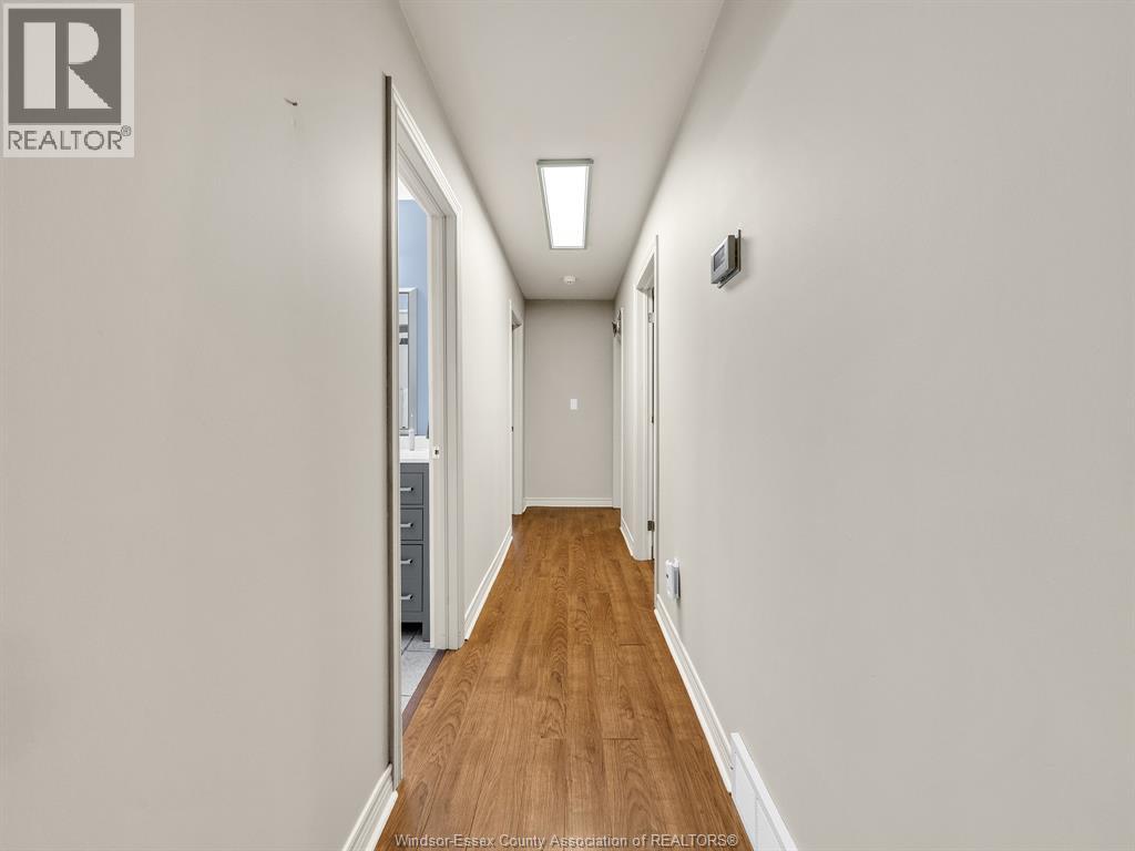 9 Lyle STREET - Image 11