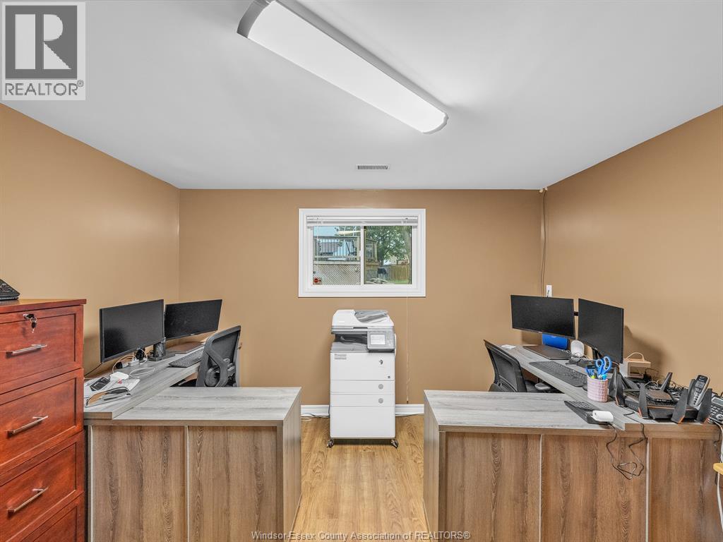 9 Lyle STREET - 27