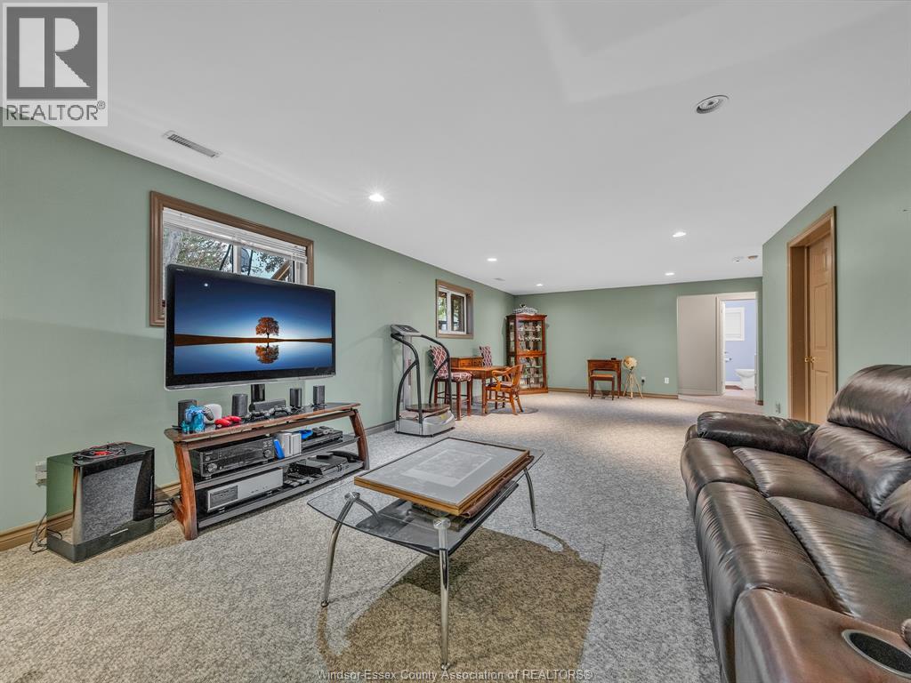9 Lyle STREET - 32