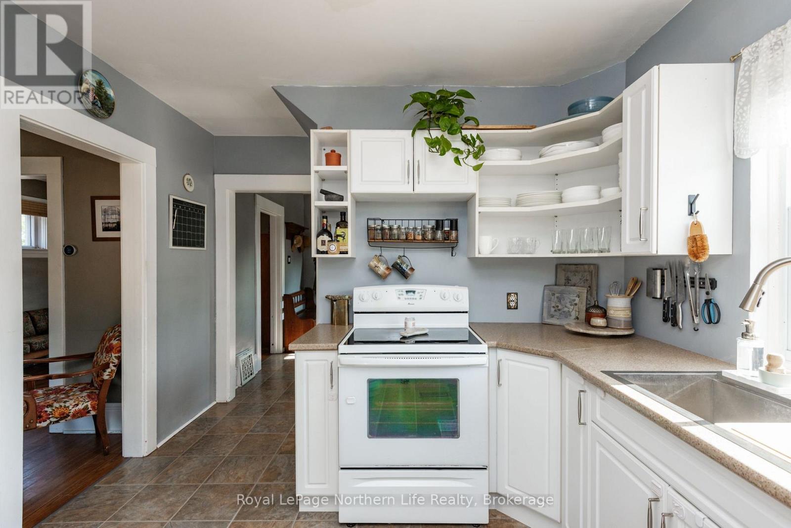 1612 CASSELLS STREET - 17