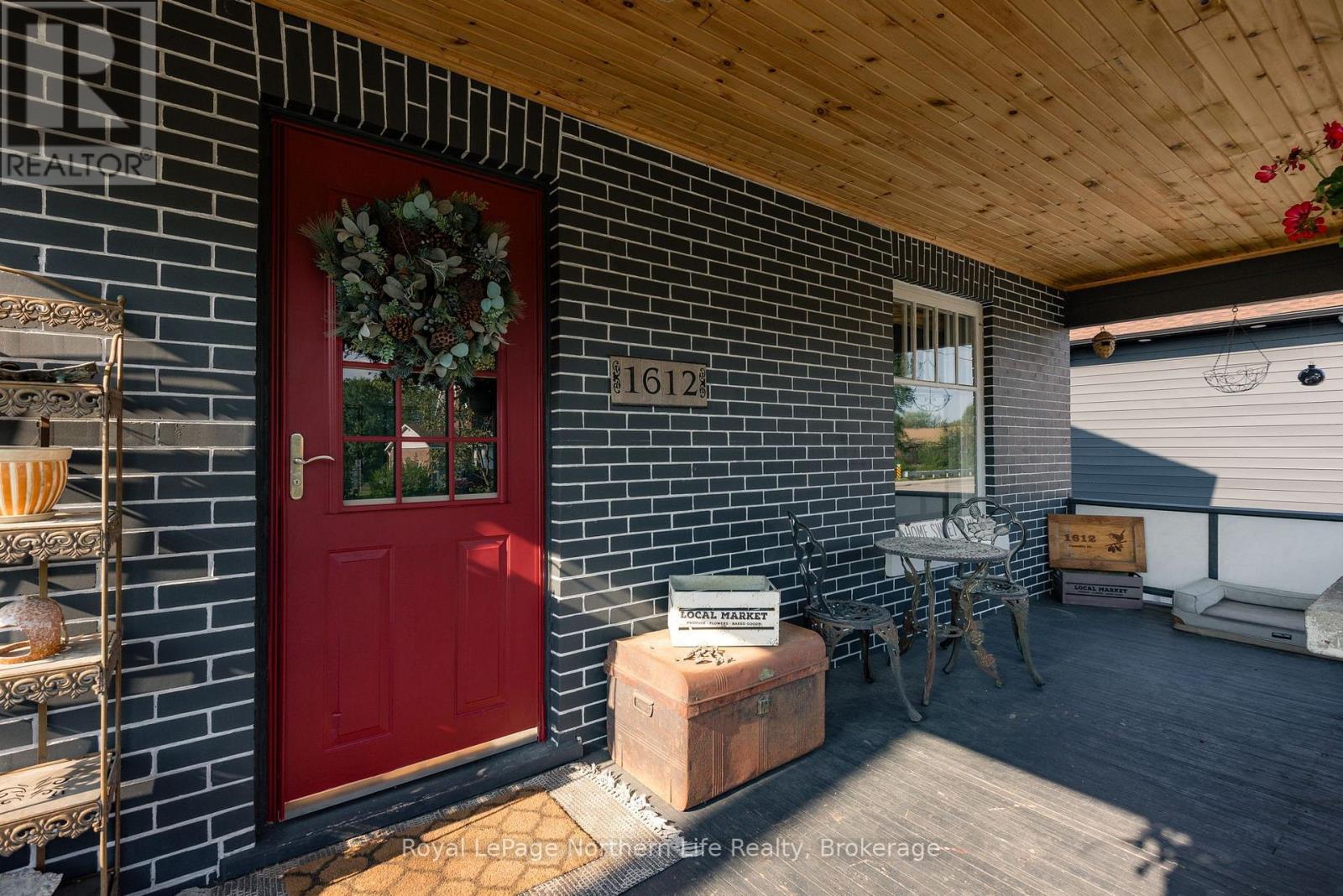 1612 CASSELLS STREET - 3