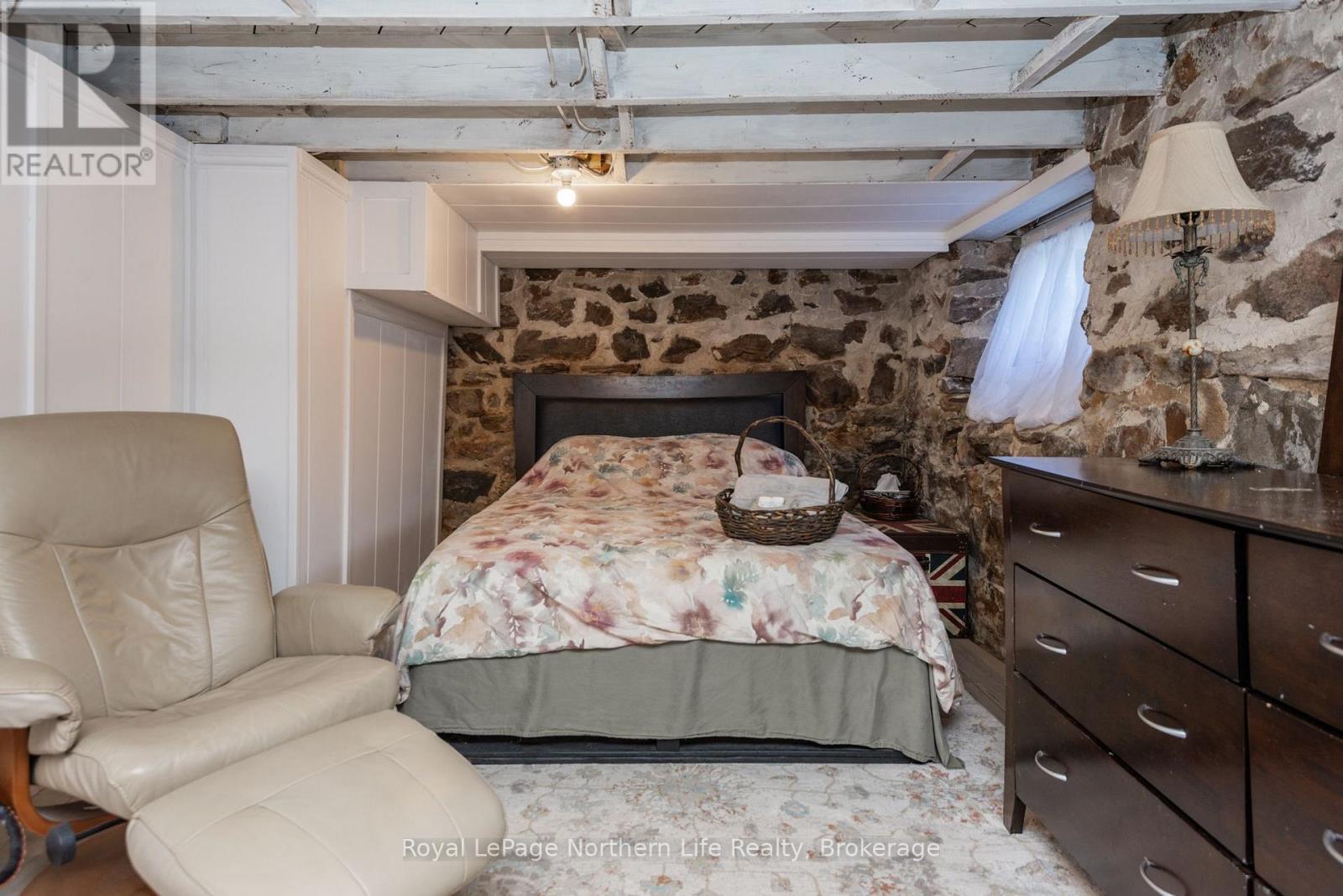 1612 CASSELLS STREET - 47