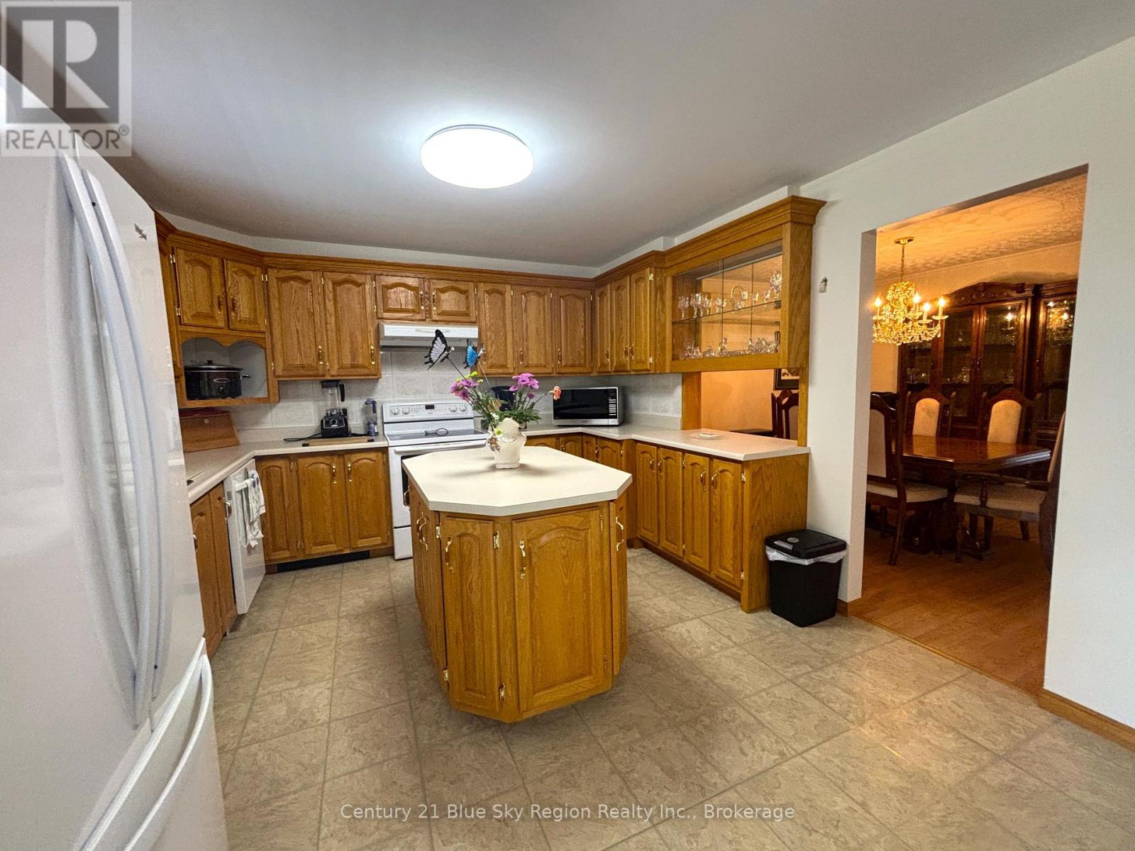 877 O'BRIEN STREET - Image 12