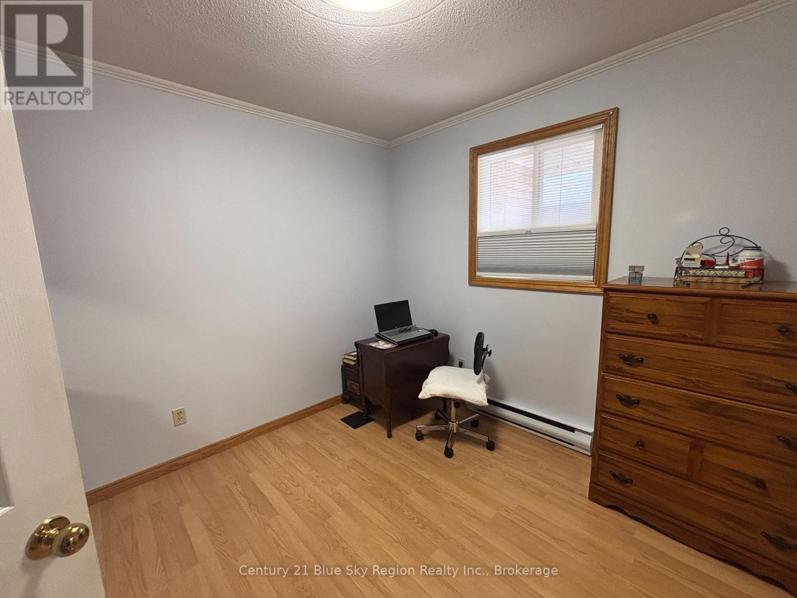 877 O'BRIEN STREET - Image 17