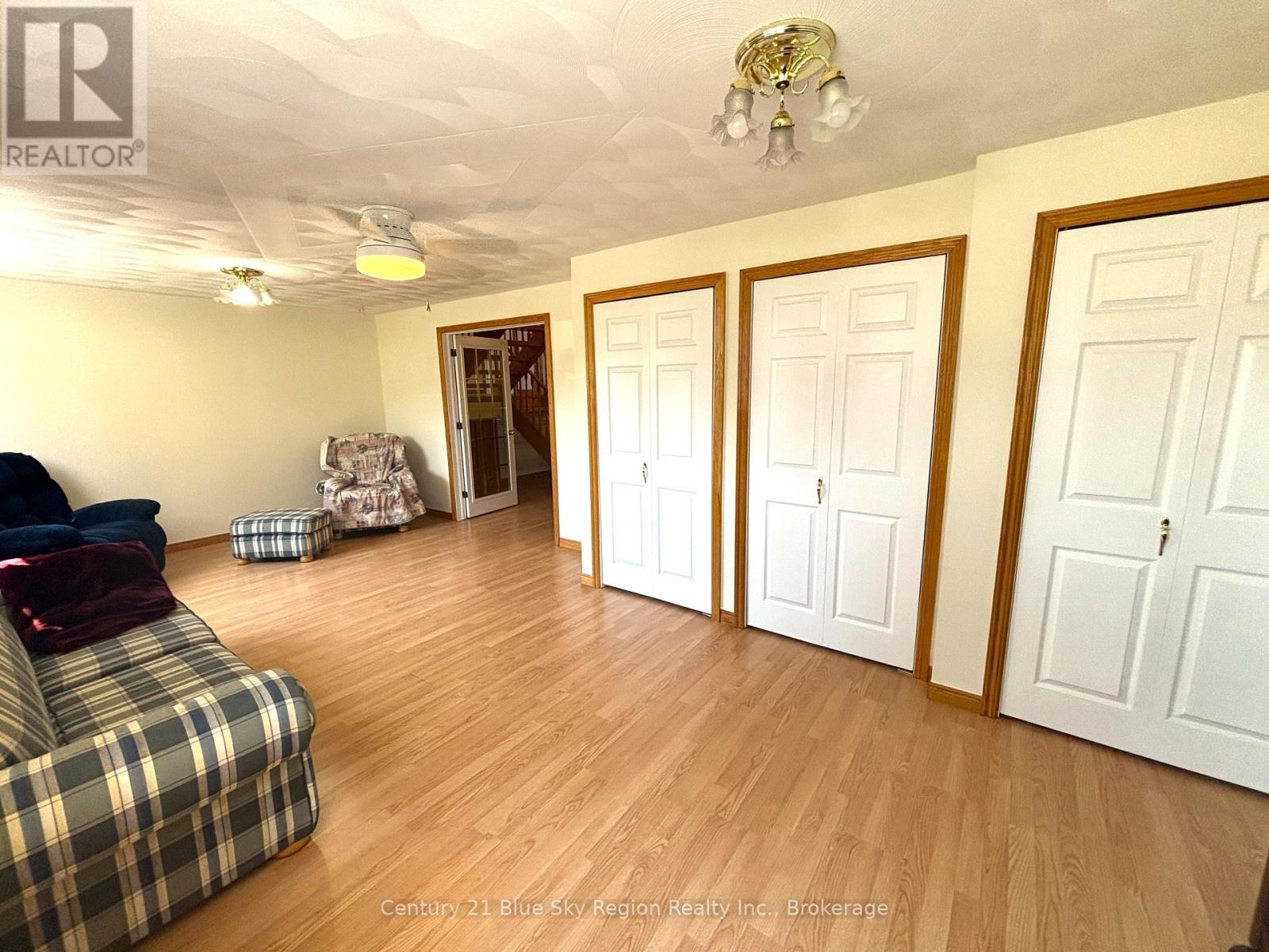 877 O'BRIEN STREET - Image 26