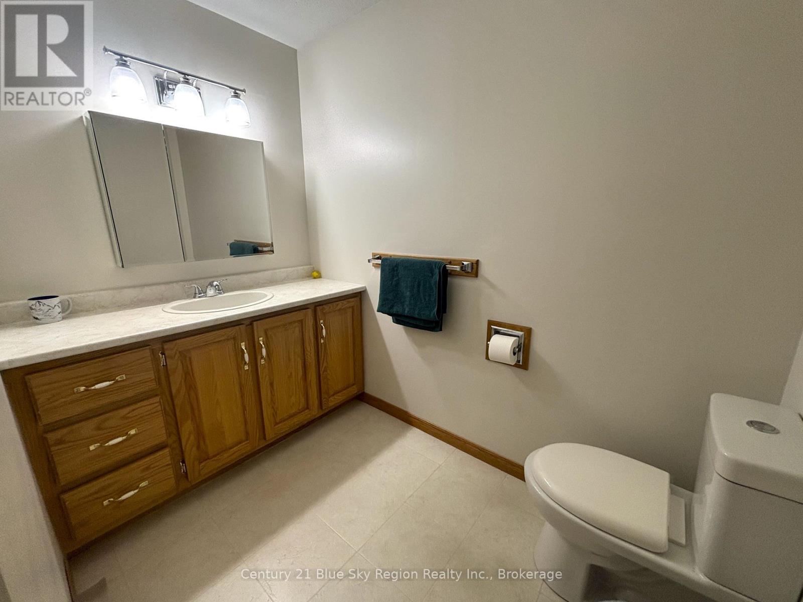 877 O'BRIEN STREET - Image 29