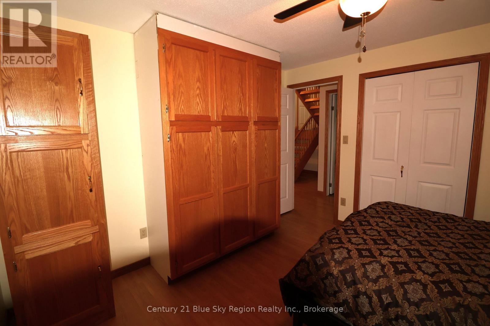 877 O'BRIEN STREET - Image 34