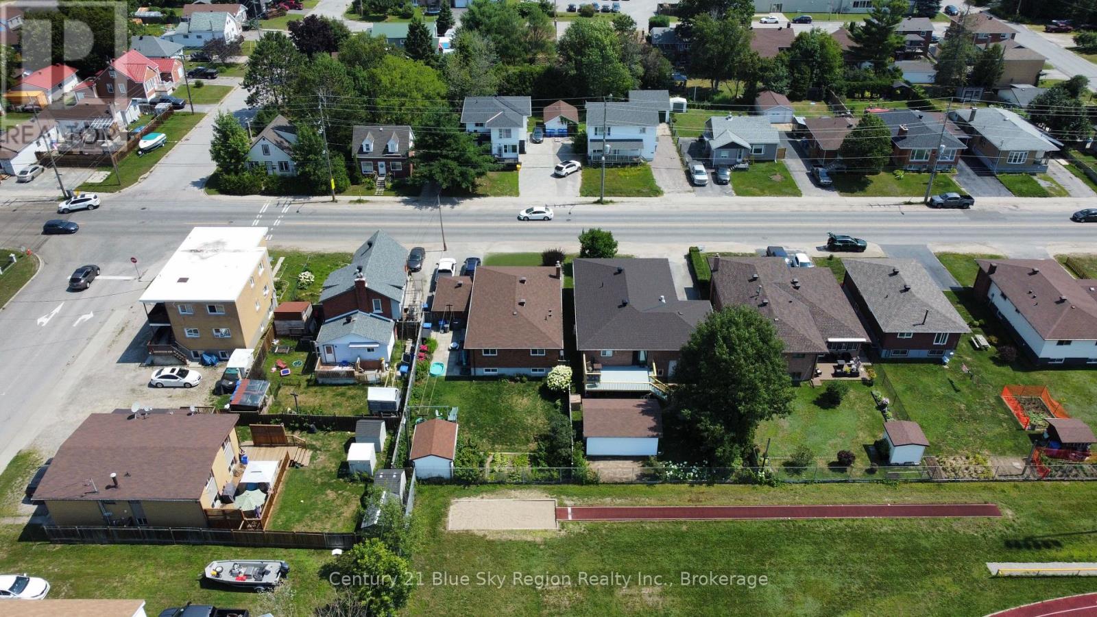 877 O'BRIEN STREET - Image 35