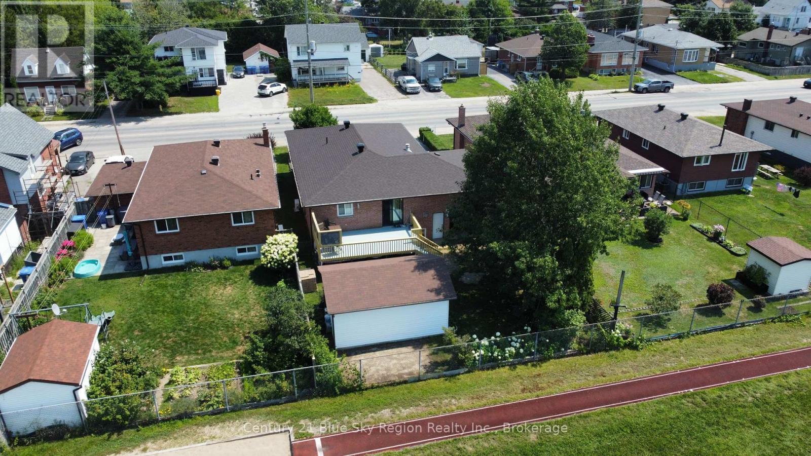 877 O'BRIEN STREET - Image 36