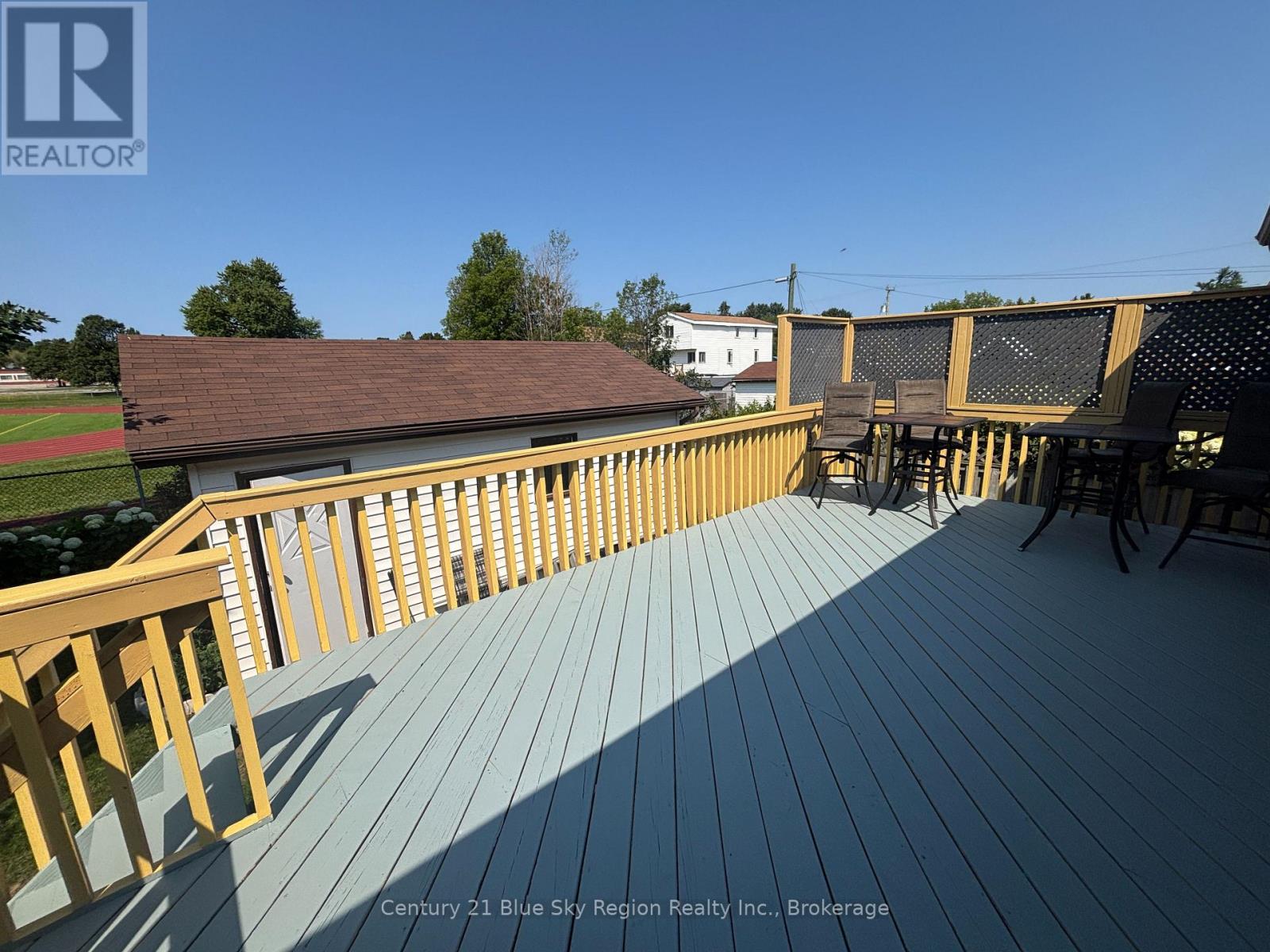877 O'BRIEN STREET - Image 39
