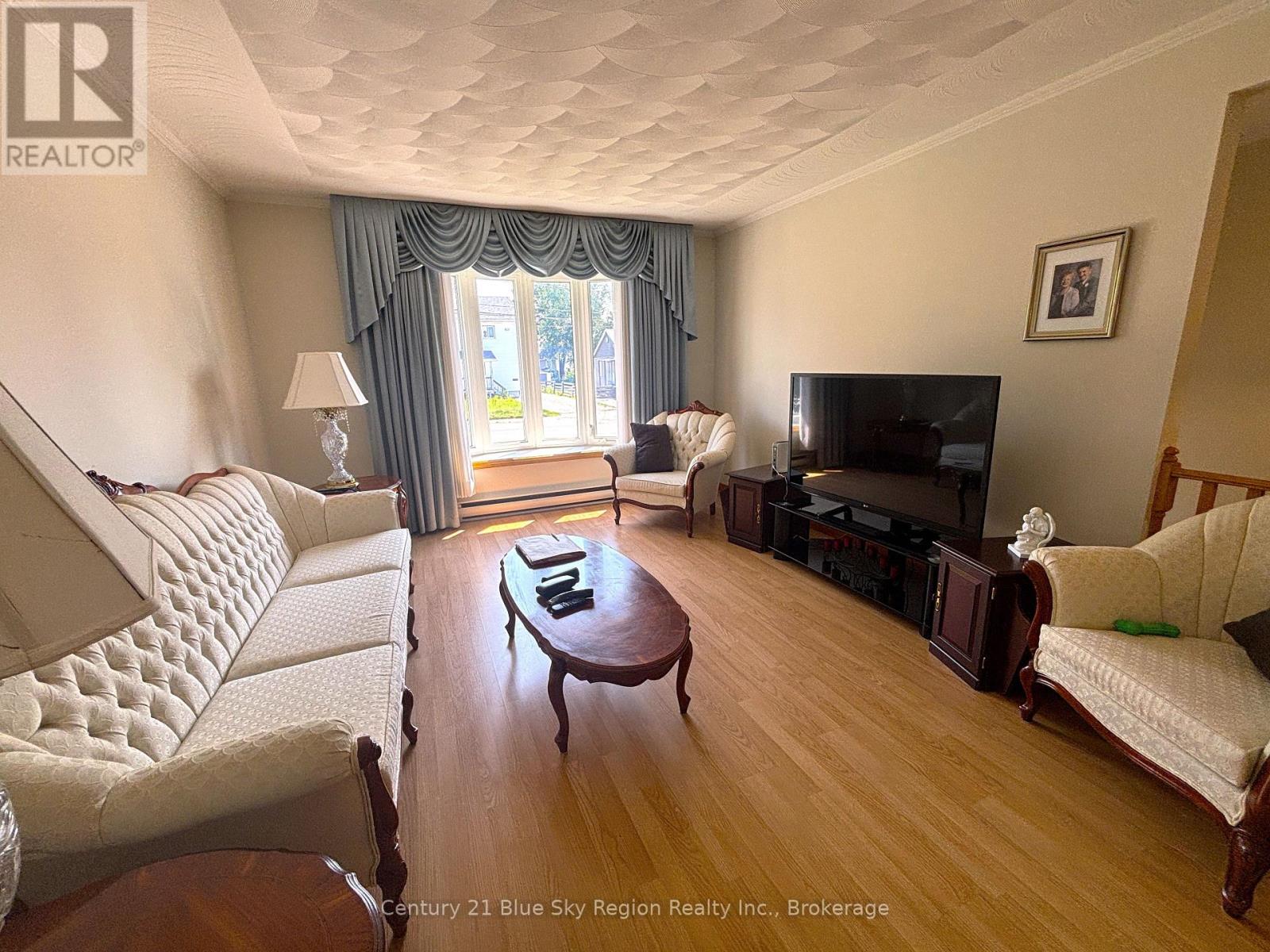 877 O'BRIEN STREET - Image 5