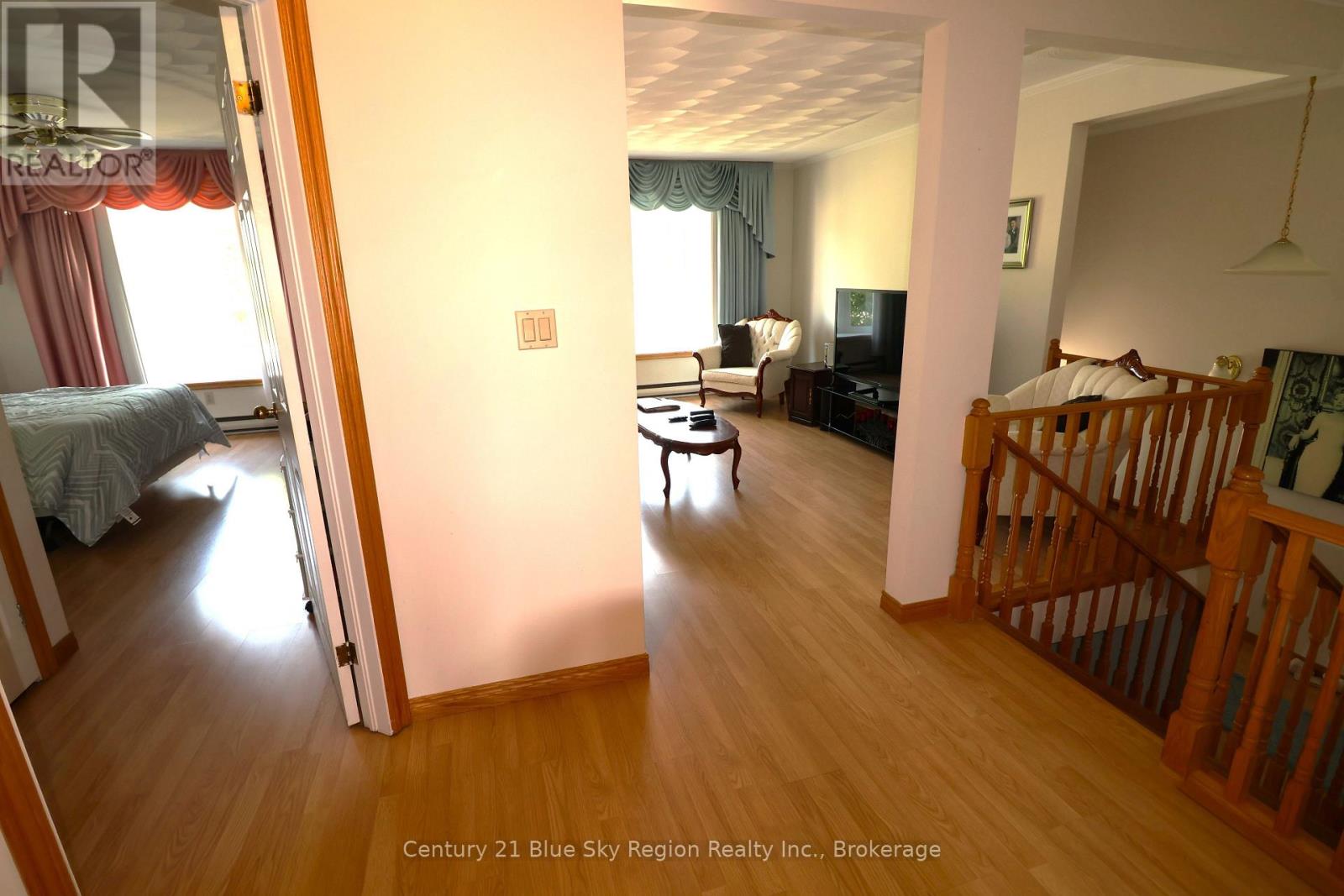 877 O'BRIEN STREET - Image 6