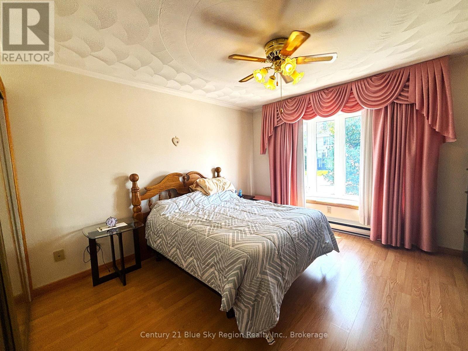 877 O'BRIEN STREET - Image 7