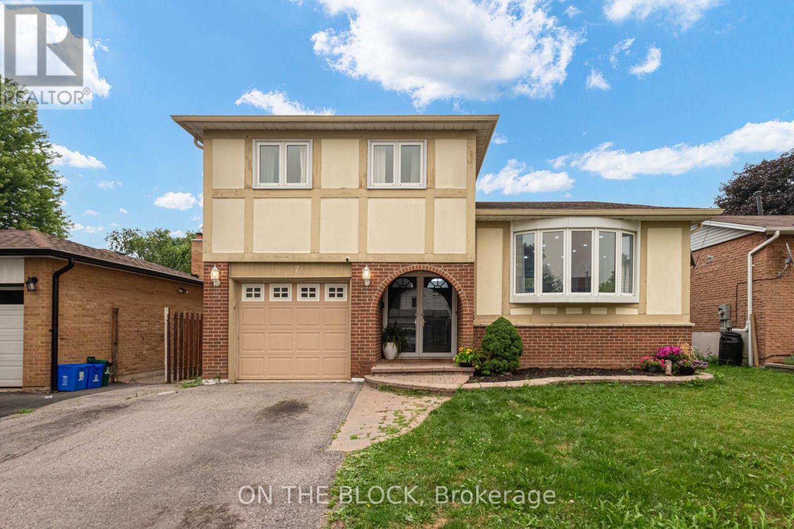 7 CHOPIN COURT - 1
