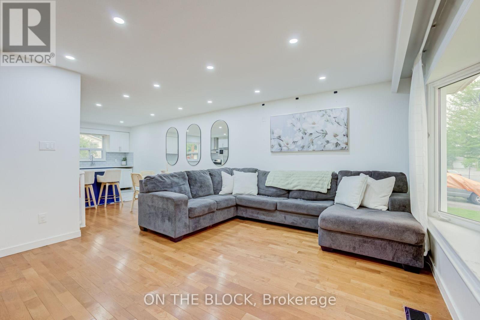 7 CHOPIN COURT - 12