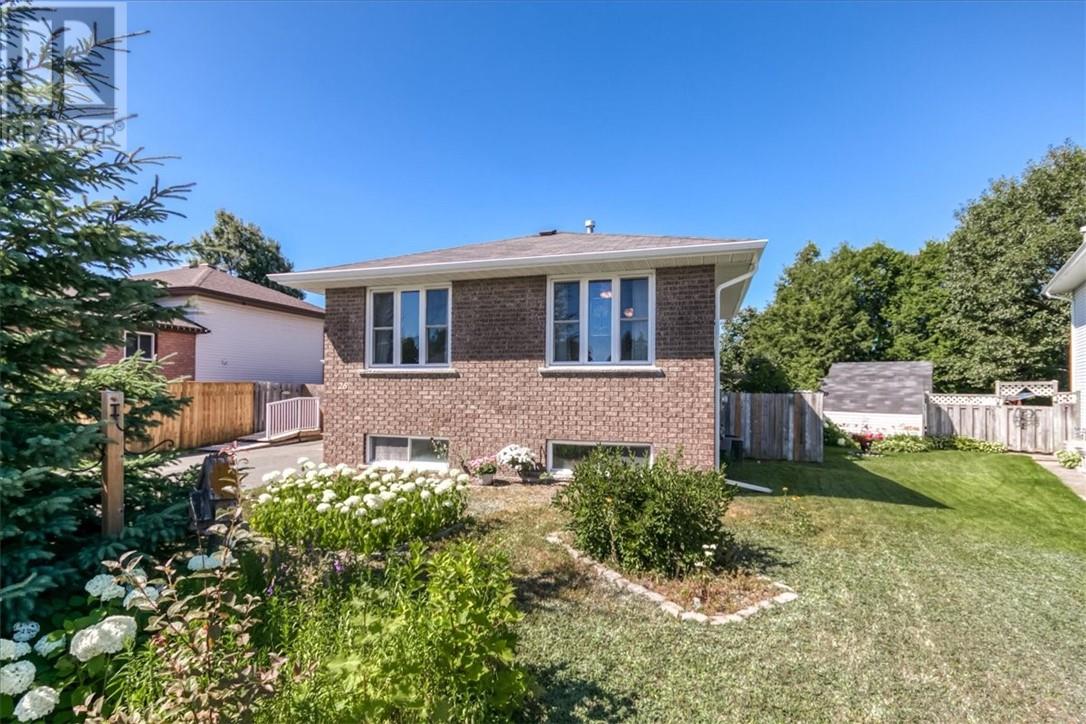 26 Monique Crescent - Image 5