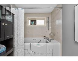 9 Holly Meadow Road, Barrie, ON L4N8S1 Photo 13