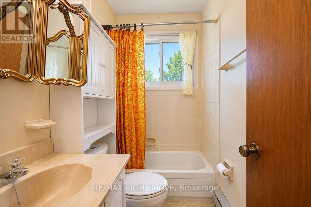 1525 CUNNINGHAM CRESCENT - 23