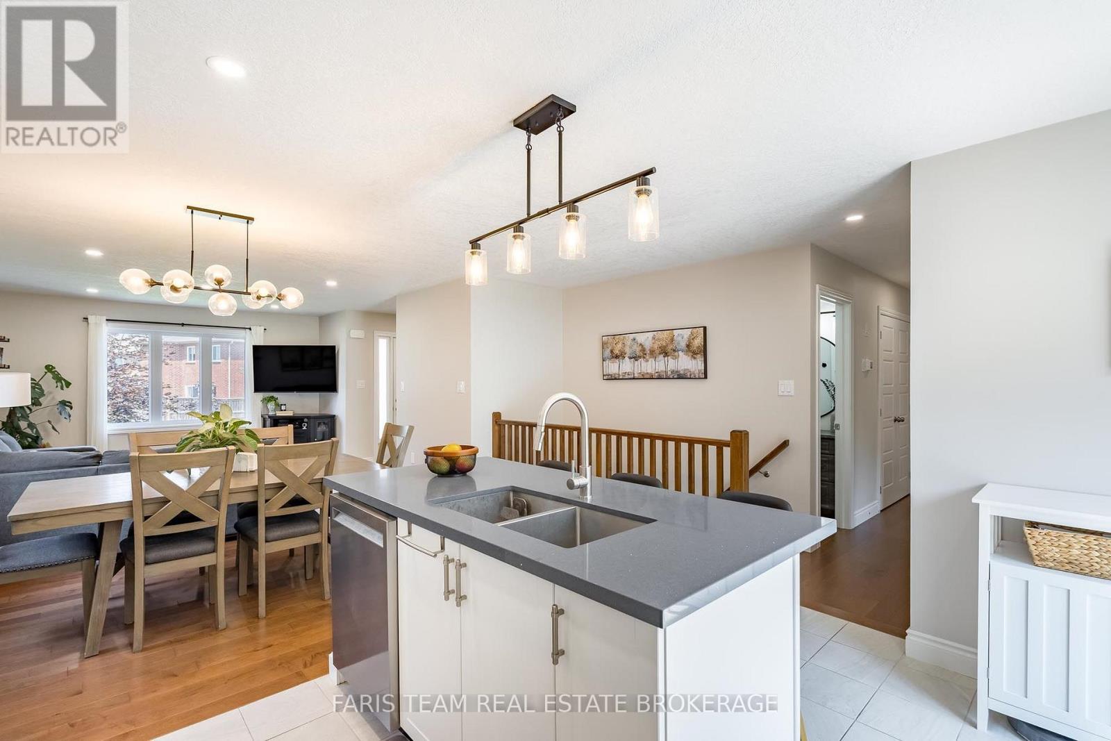 17 HUNTER AVENUE - 8