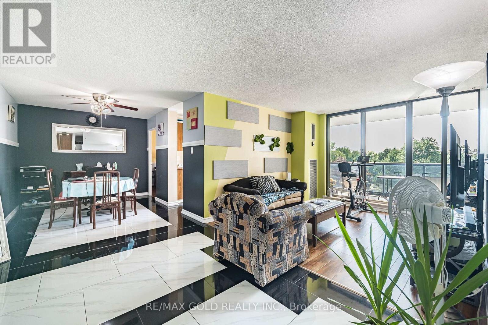 #407 21 KNIGHTSBRIDGE ROAD - 13