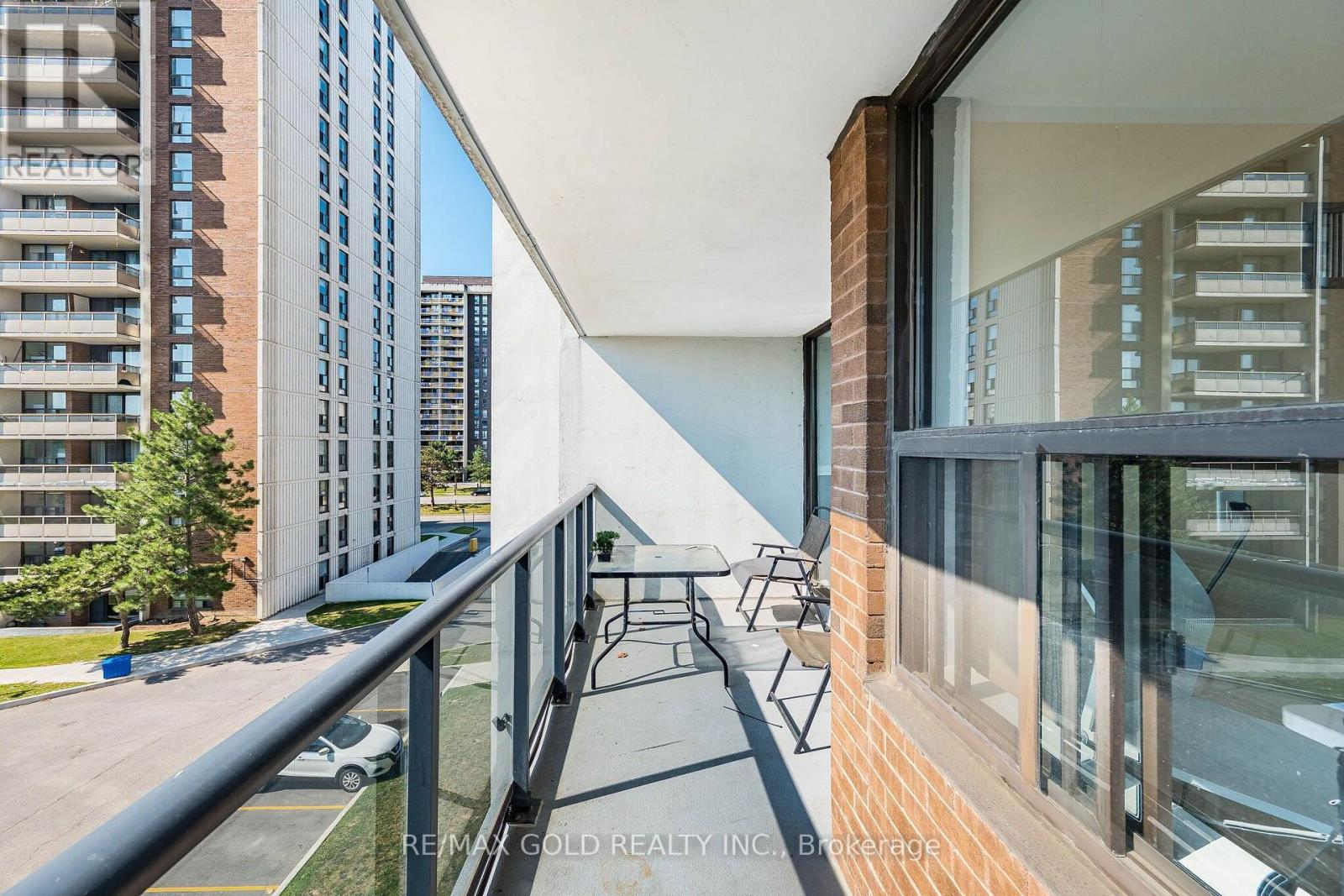 #407 21 KNIGHTSBRIDGE ROAD - Image 25