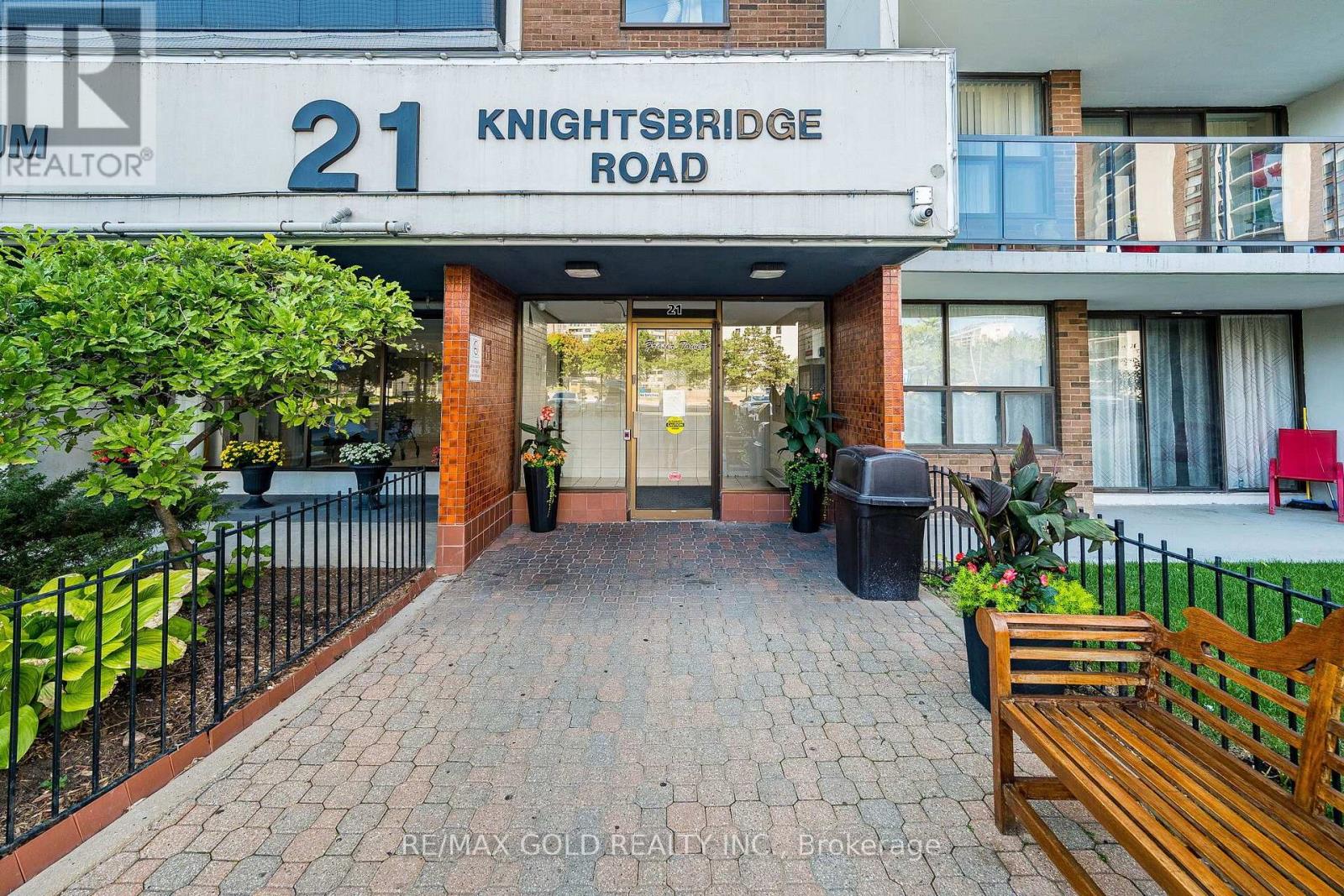 #407 21 KNIGHTSBRIDGE ROAD - 3