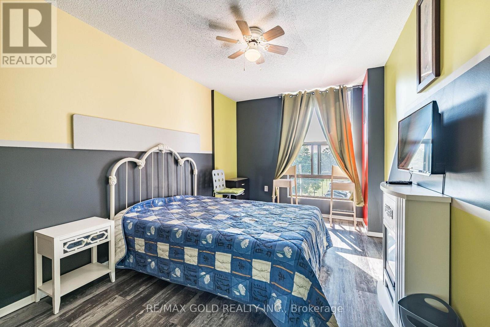 #407 21 KNIGHTSBRIDGE ROAD - 36