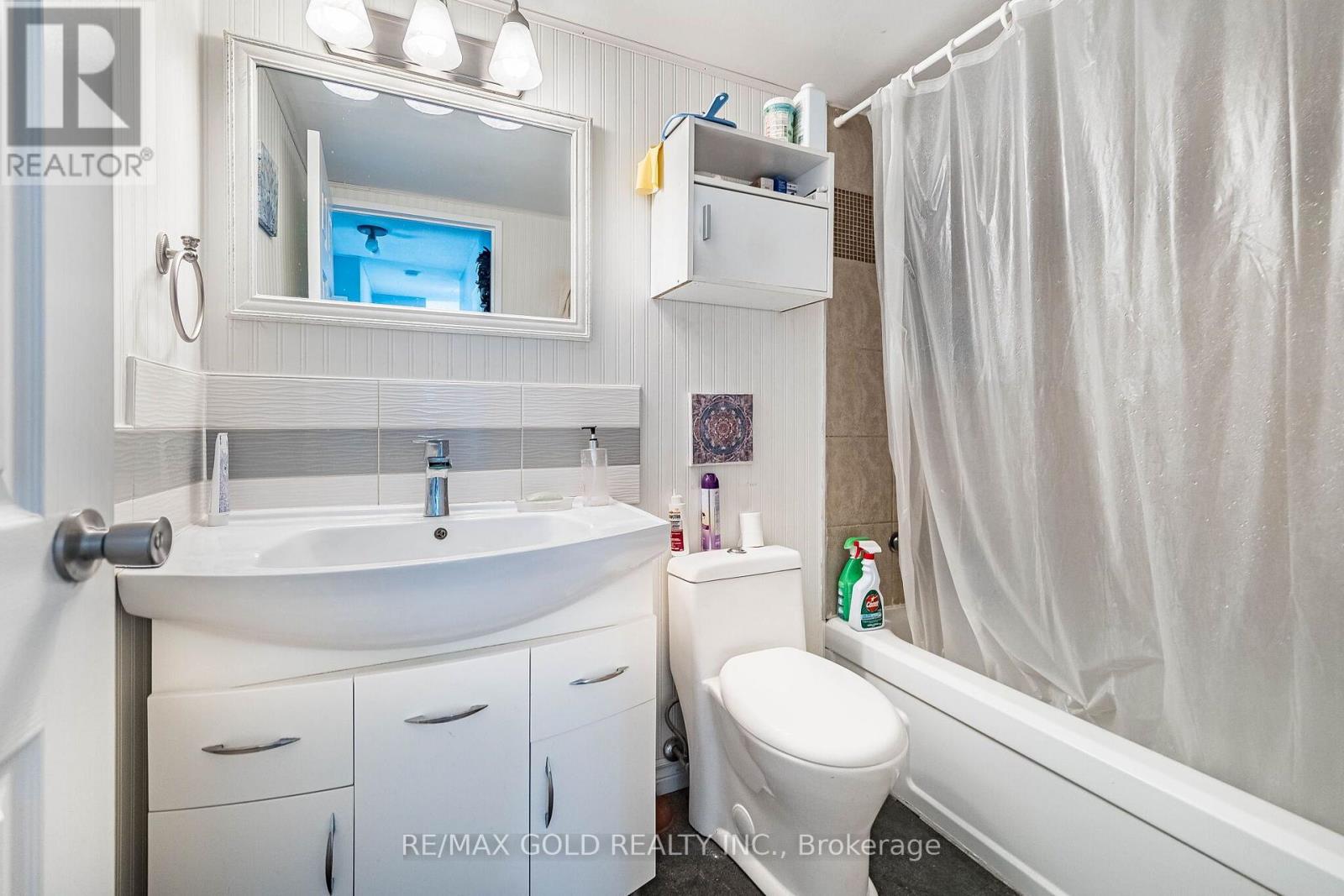 #407 21 KNIGHTSBRIDGE ROAD - 38