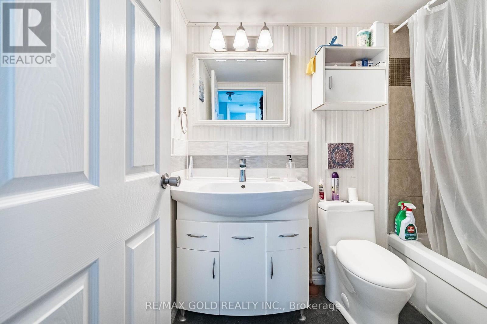 #407 21 KNIGHTSBRIDGE ROAD - 39