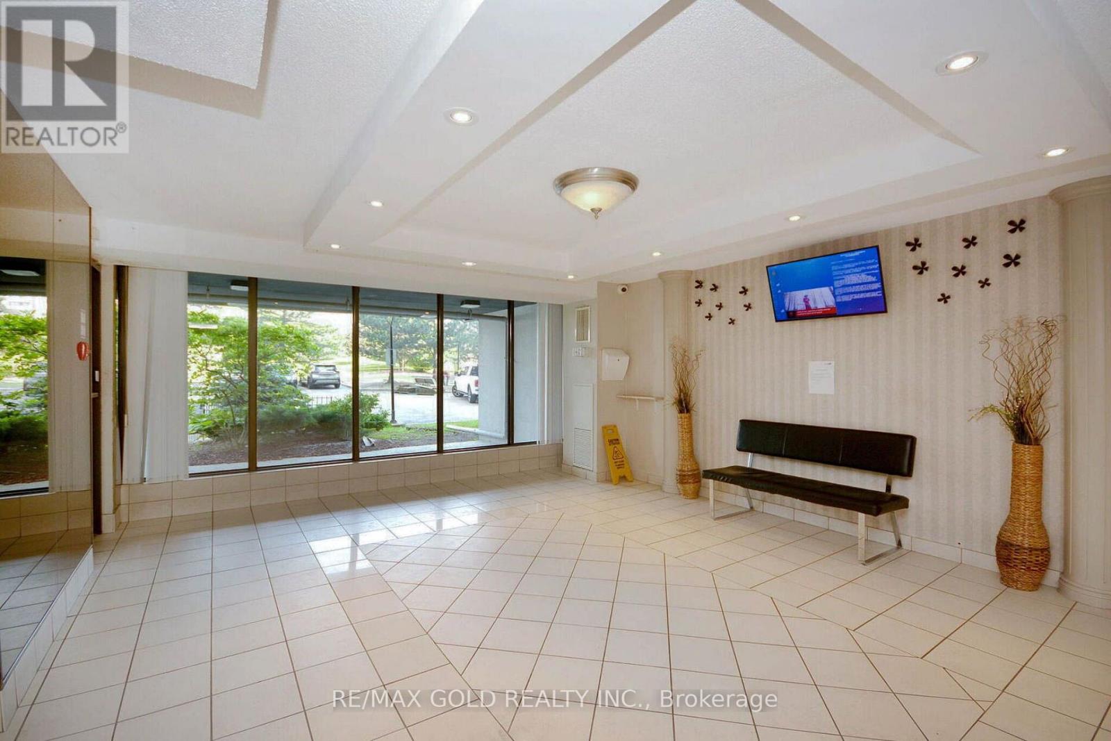 #407 21 KNIGHTSBRIDGE ROAD - Image 4