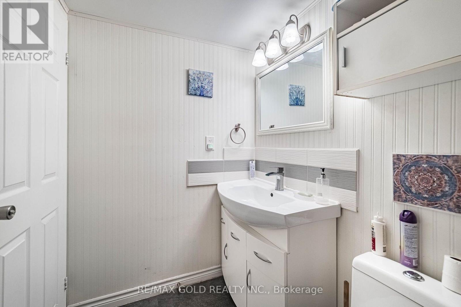 #407 21 KNIGHTSBRIDGE ROAD - 40