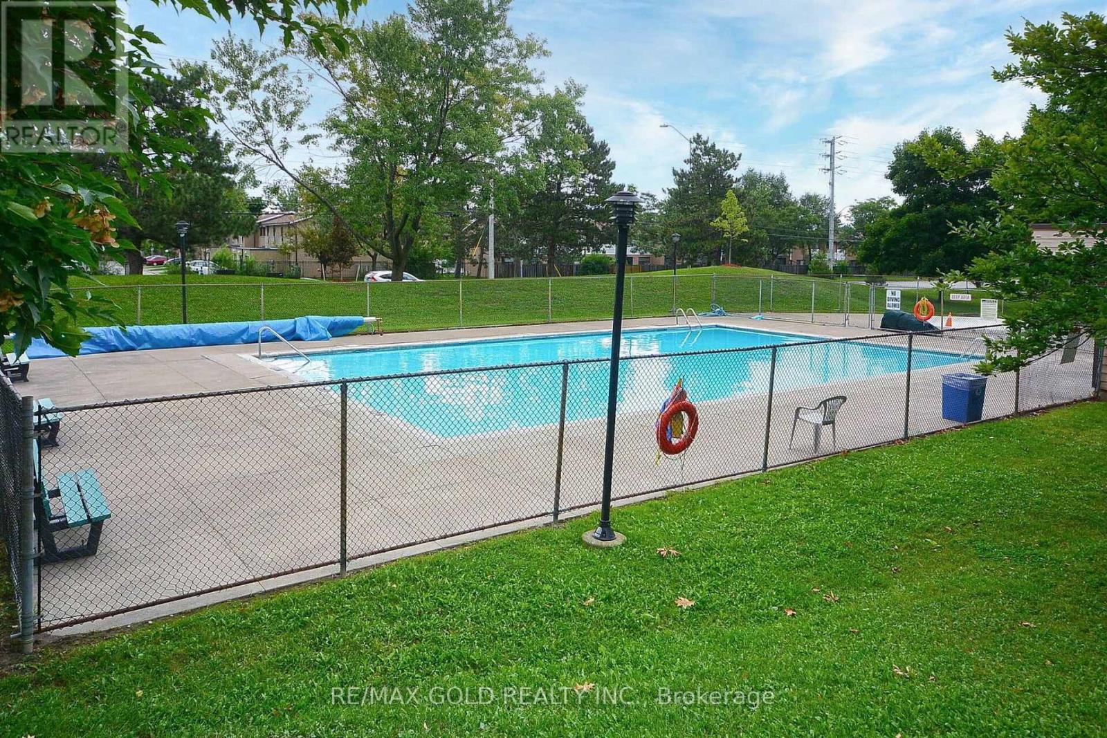 #407 21 KNIGHTSBRIDGE ROAD - Image 45