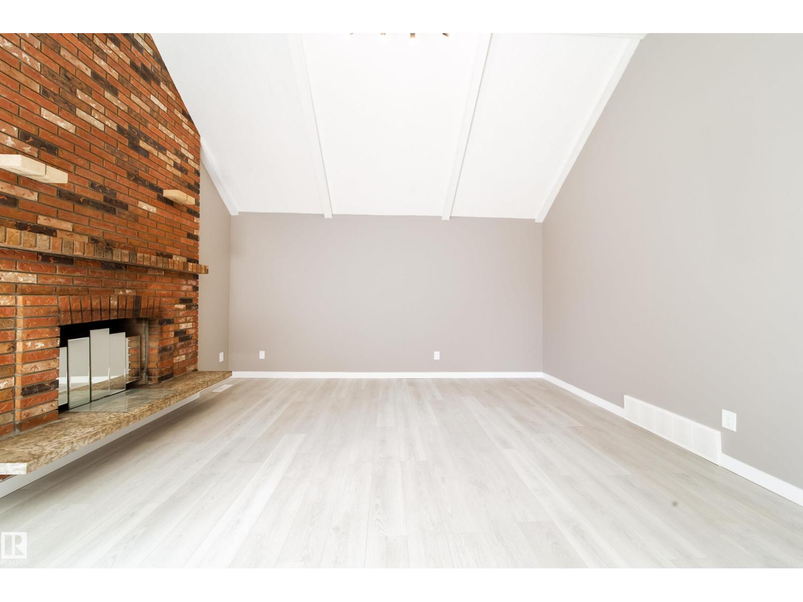 6907 19 AV NW - 19