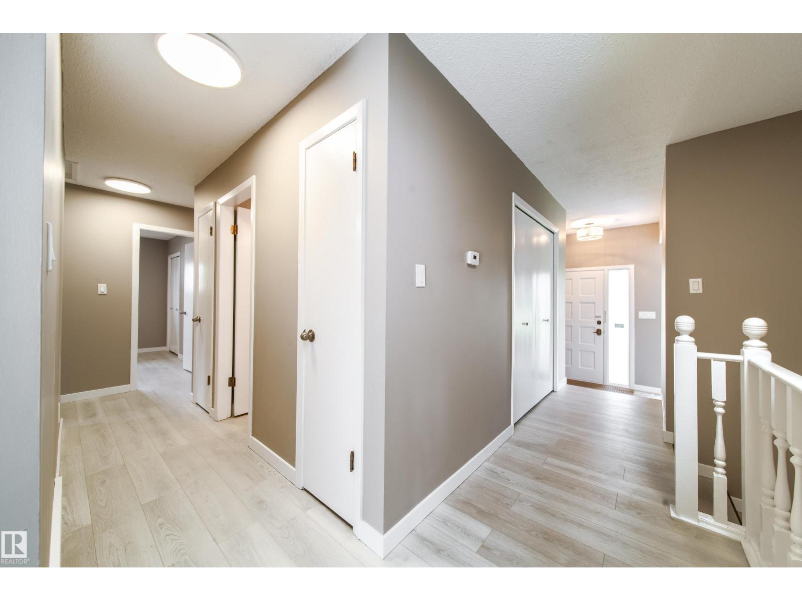 6907 19 AV NW - 32