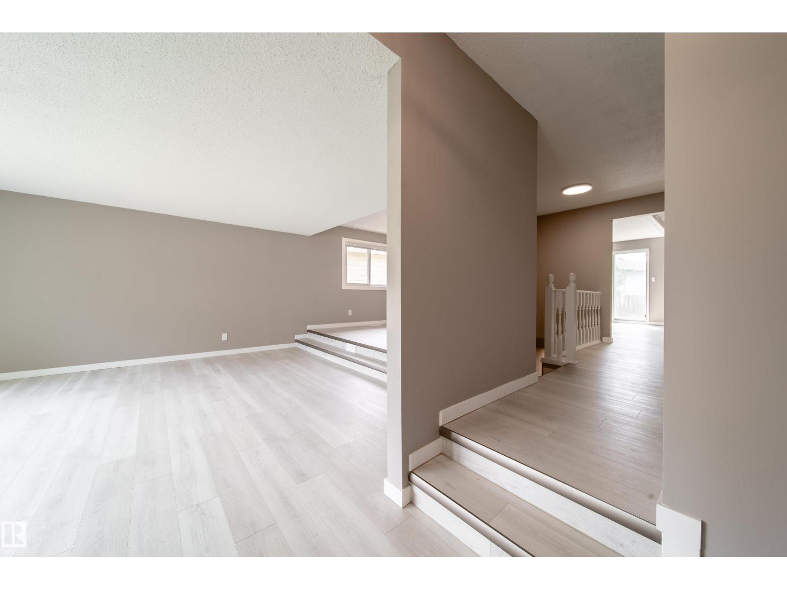 6907 19 AV NW - 4