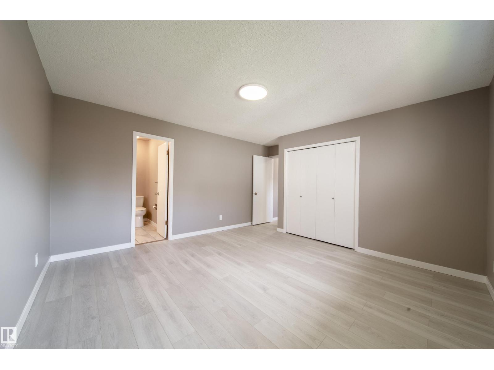 6907 19 AV NW - 42
