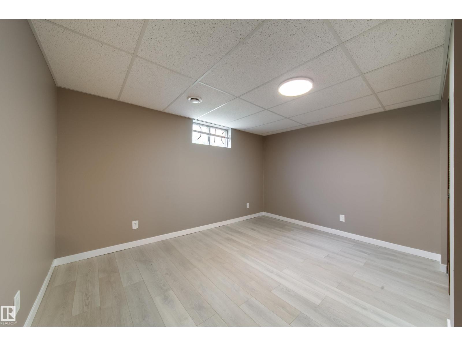 6907 19 AV NW - 47
