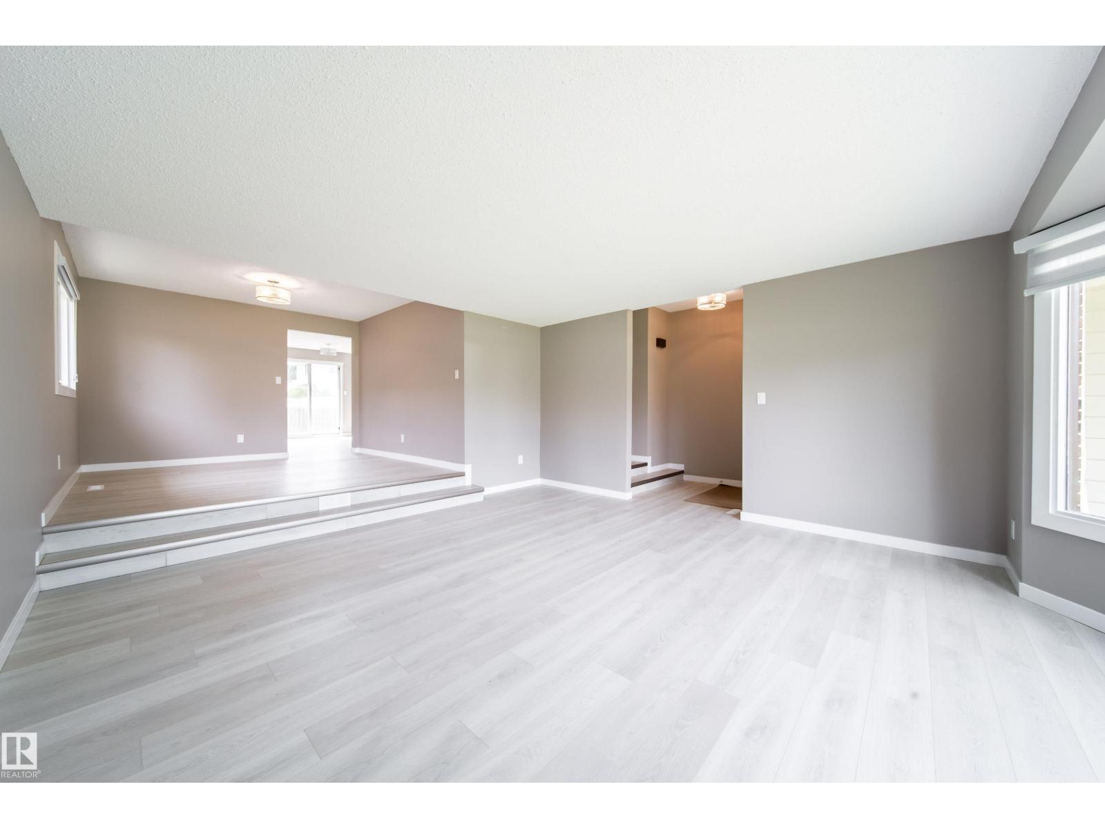 6907 19 AV NW - 8