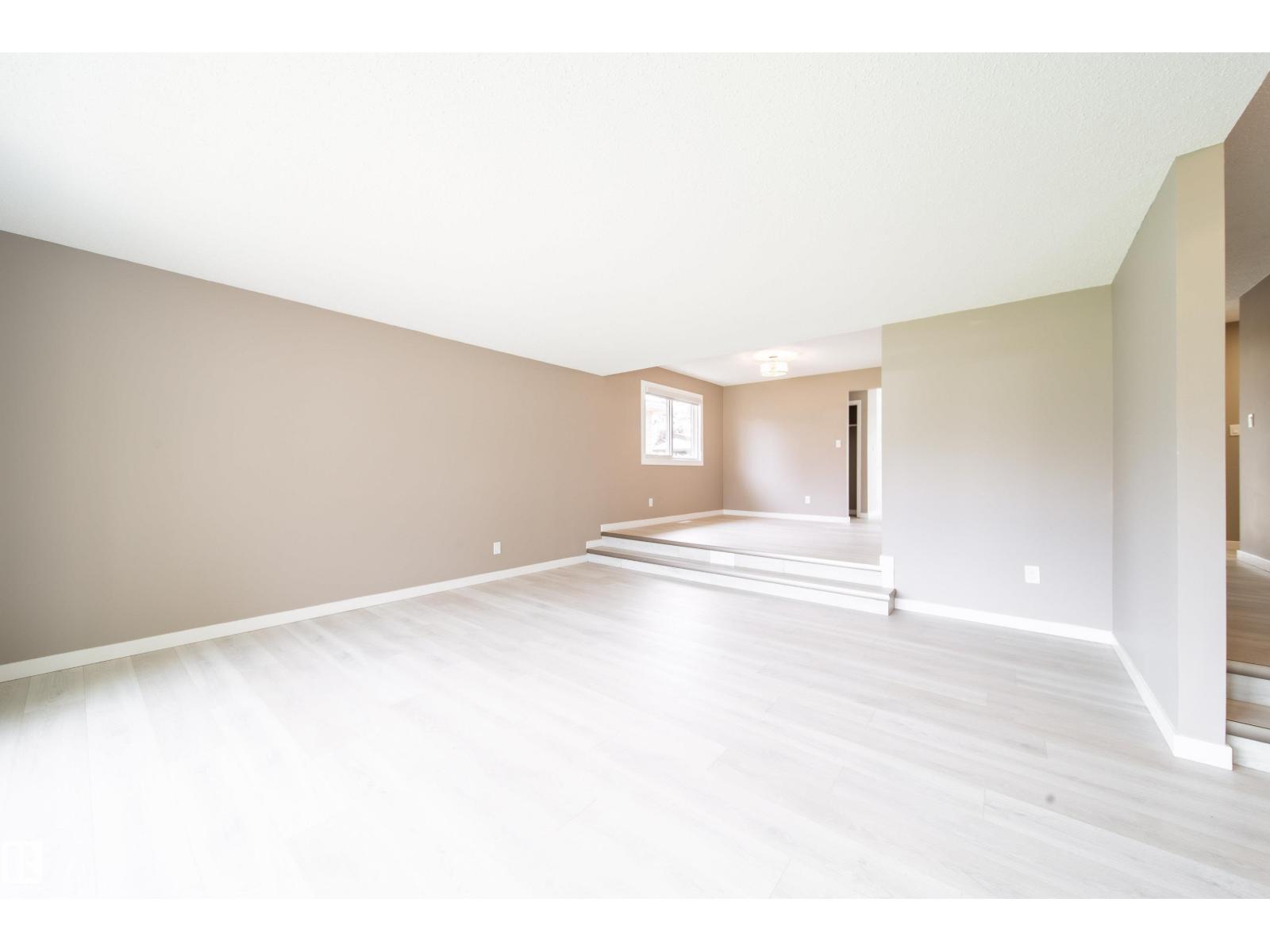 6907 19 AV NW - 9