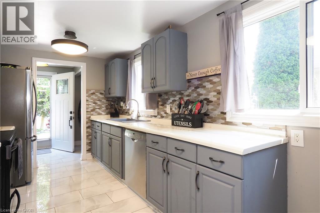 390 DRIFTWOOD Drive - Image 15