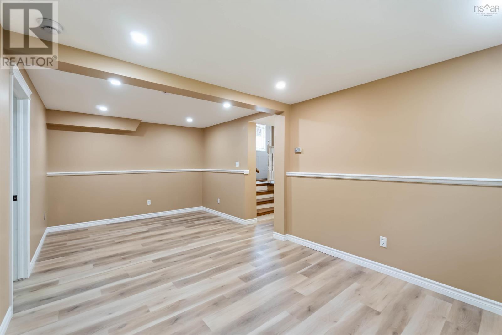 Property 35 of 49 of 989 Brooklyn Street