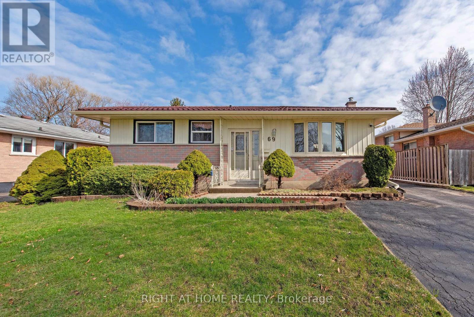 69 ALAYNE CRESCENT - 4