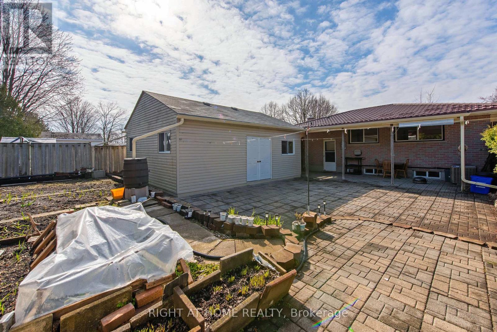 69 ALAYNE CRESCENT - 45