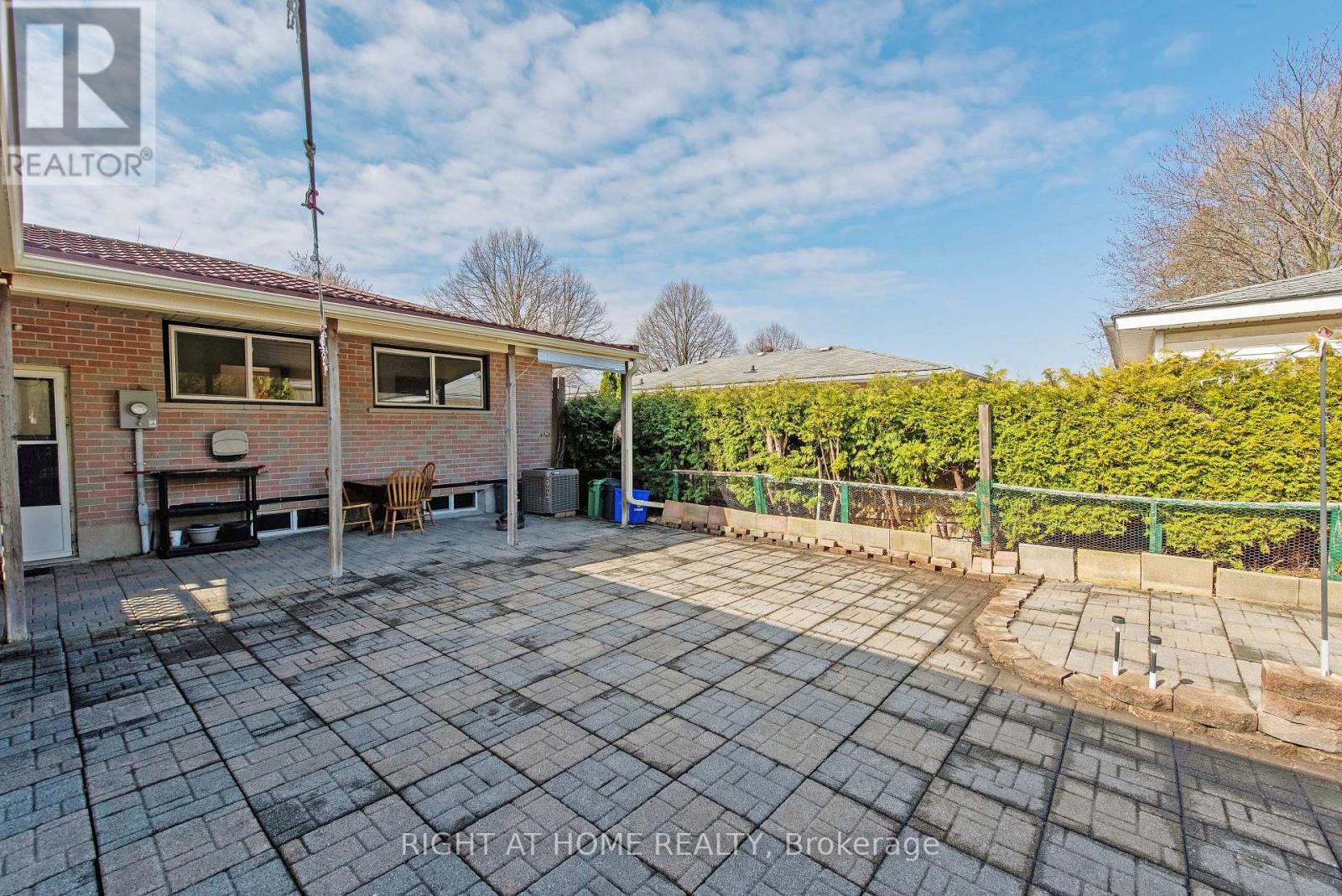 69 ALAYNE CRESCENT - 47