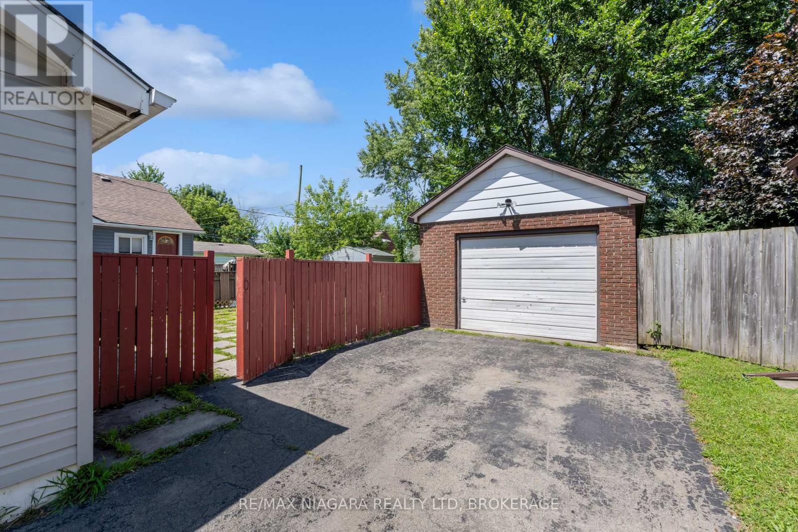 394 SIMPSON AVENUE - 18