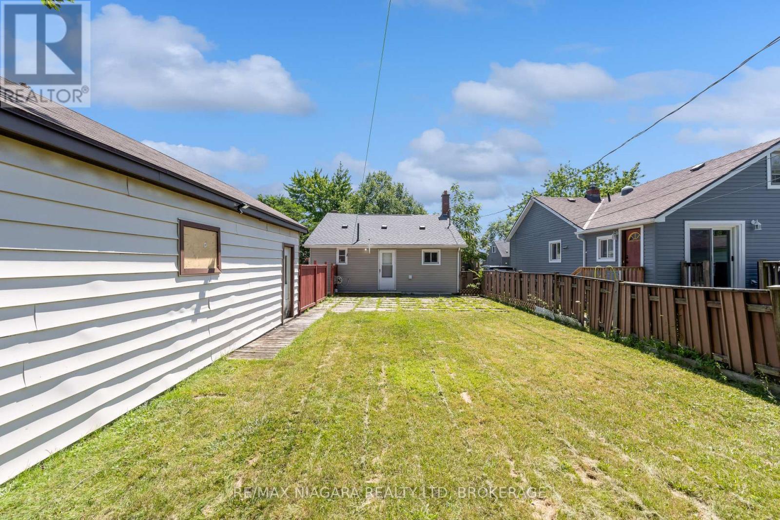 394 SIMPSON AVENUE - 21