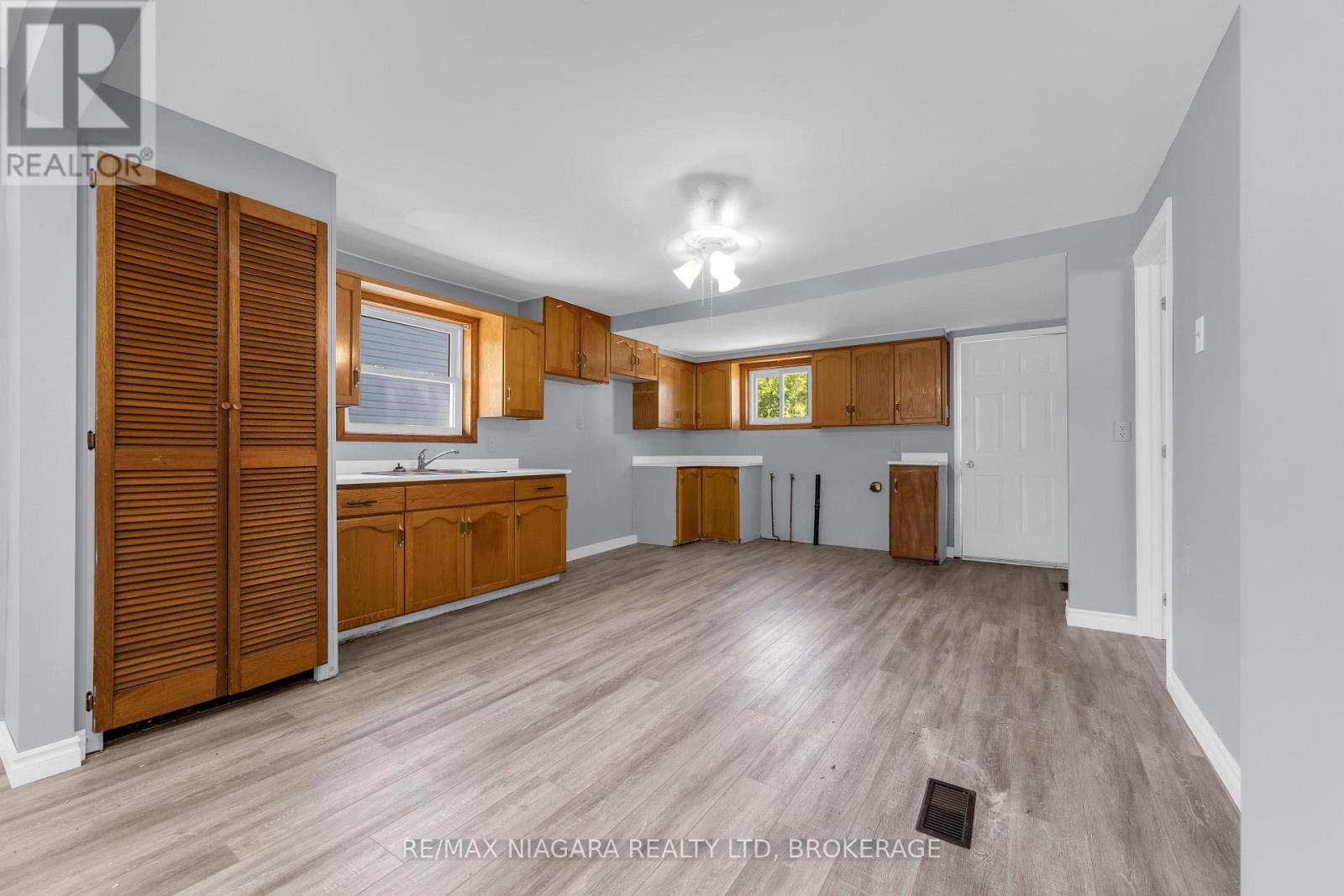 394 SIMPSON AVENUE - Image 8